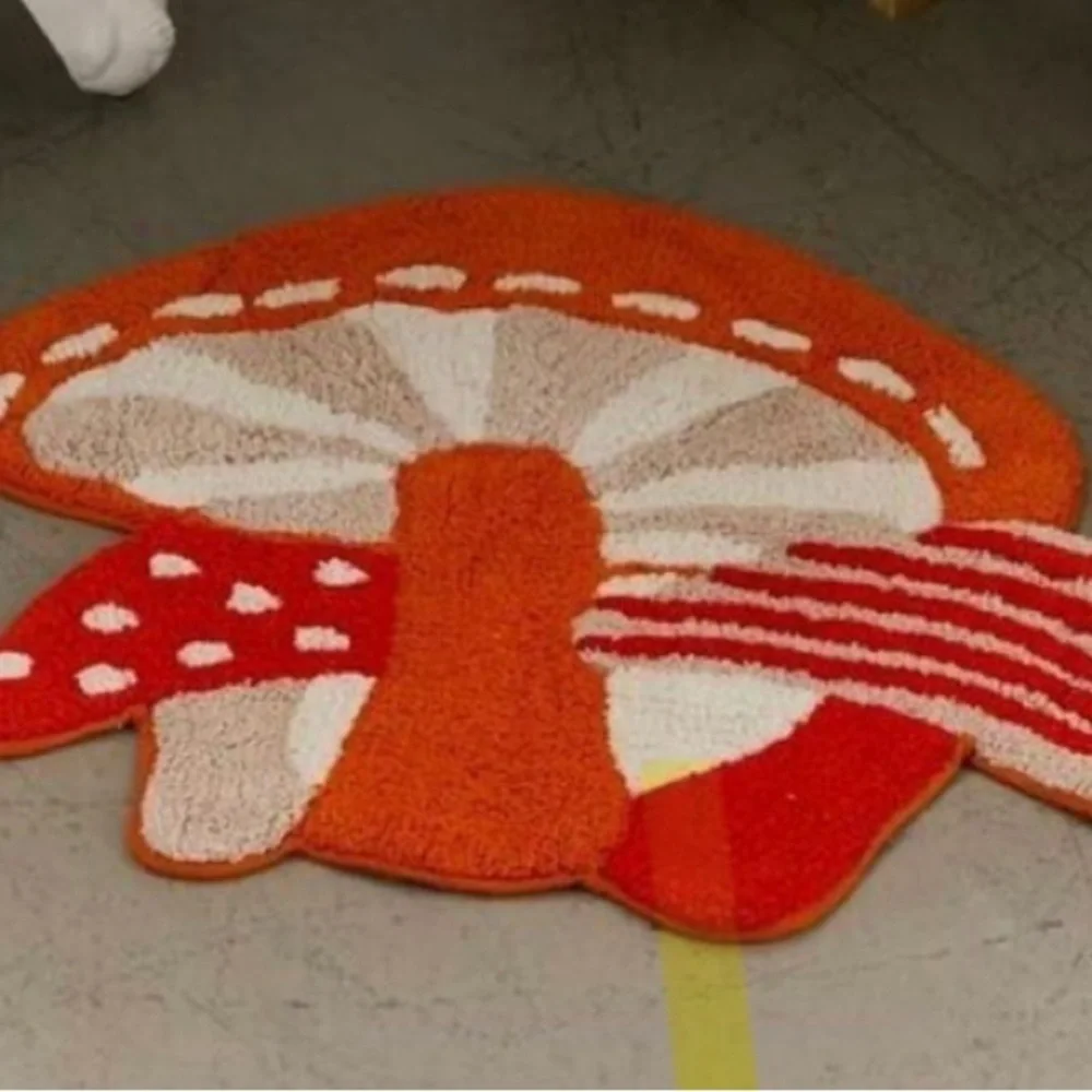 New! Urban Outfitters mushroom 🍄 bathmat